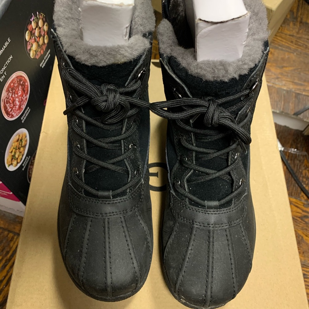 UGG Leggero Winter Boots